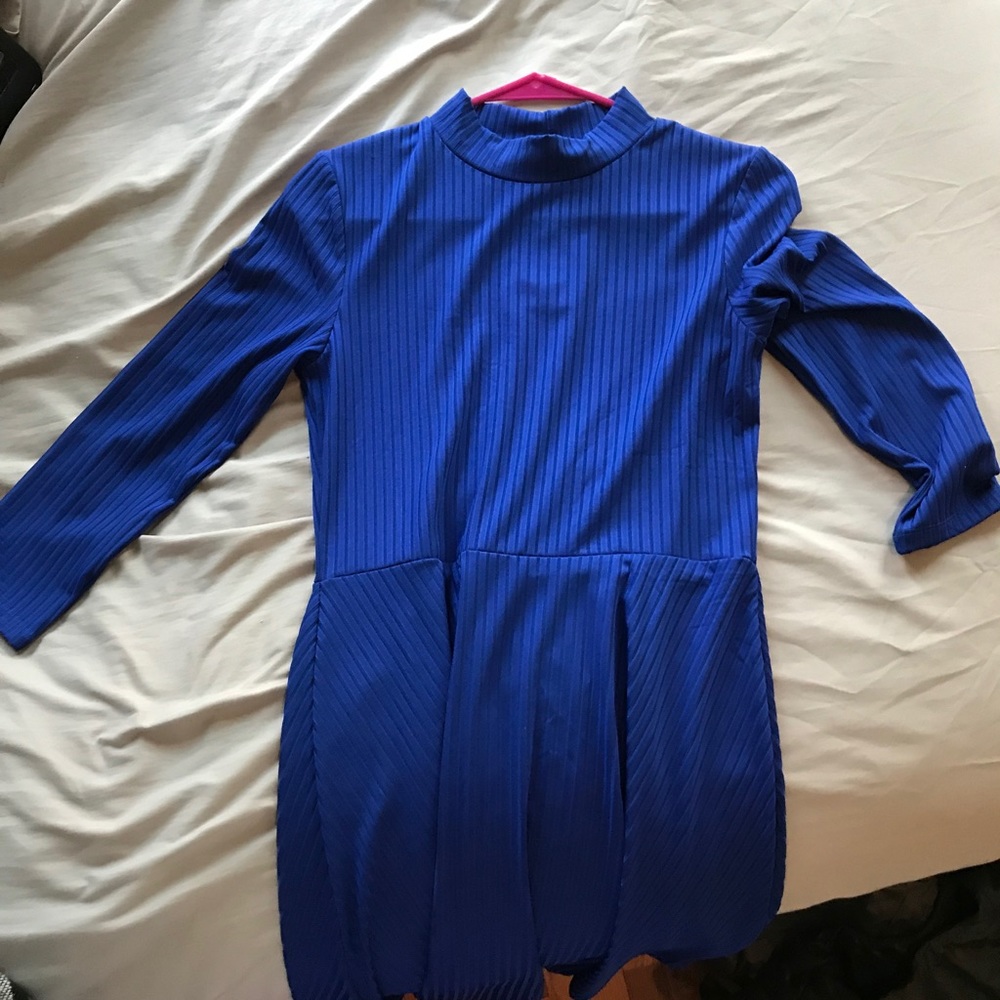 blue dress